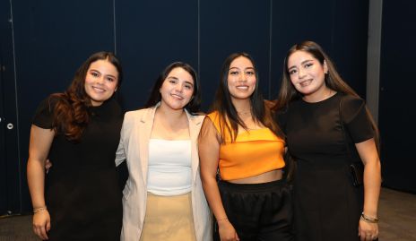  Xóchitl González, Lizeth Reyna y Miriam López.