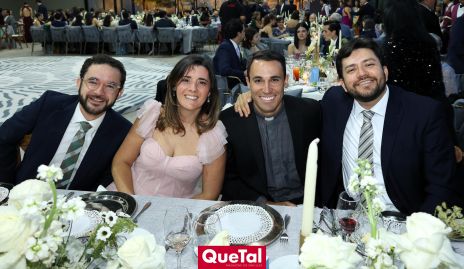  Daniel Lárraga, Lourdes Ouchterloney, Santiago Abella y Arturo Cabales.