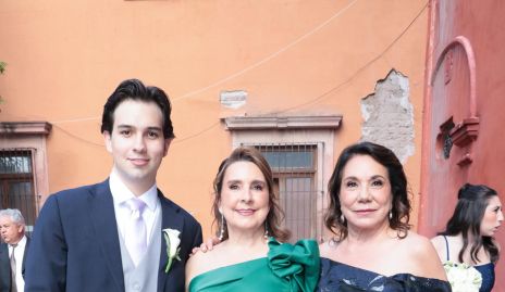  Diego González, Marysol y Lupita Hernández.