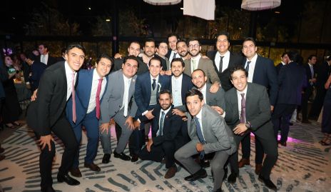  Gerardo Martínez con sus amigos.