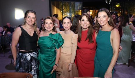 Graciela, Marysol, Ana Bertha, Carla y Beatriz Hernández.