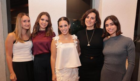  Isabella Vázquez, Paulina Regil, Titi De Luna, Andrea Rivera y Susana De Luna.