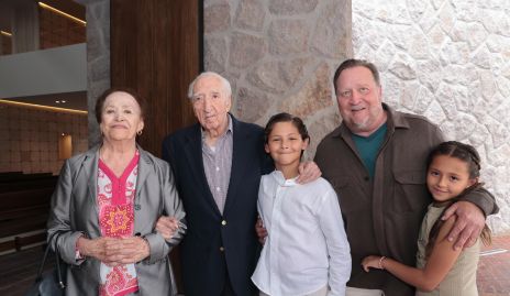 Familia César.