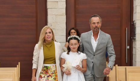  María Esther Guerra y Víctor Muñoz con su hija María José.