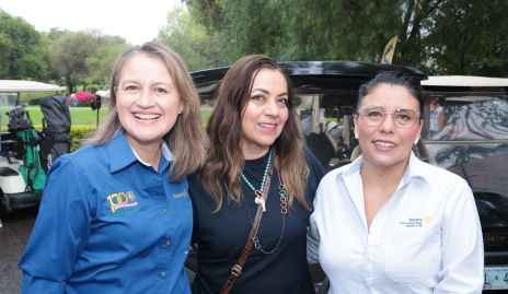  Gina Ortiz, Mine Echeverría y Adri Alvarado.