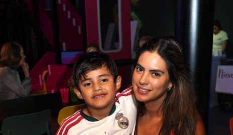 Juanpi Rojo y Bárbara Berrones.