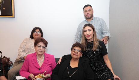  Micaela López, Altagracia Hernández, Rosa Martha López, Adriana del Rocío Ruiz y Silvestre Vázquez.