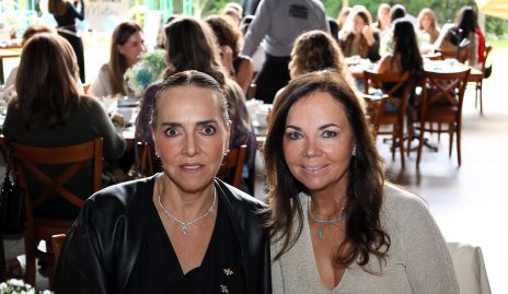  Mimí Hinojosa y Elsa Tamez.