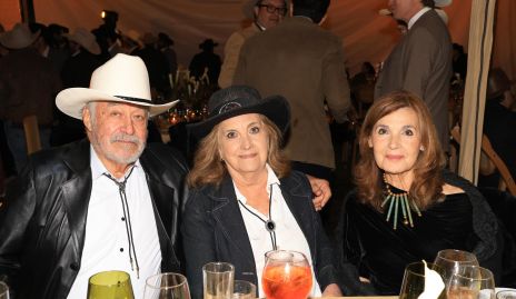  Mario Macías, Patricia Mendizábal y Angélica Fernández.