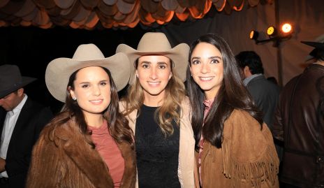  Maite Soberón, Ángeles Mahbub y Sofía Álvarez.
