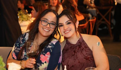  Amanda y María.