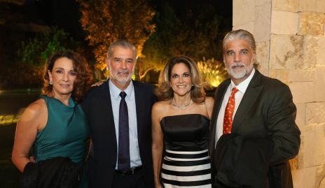  Gloria Martínez, José Luis Leiva, Regina Pérez y Juan Carlos Leiva.
