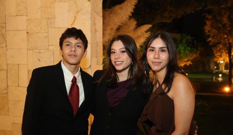  Federico Corona, Bárbara Corona y Fernanda Corona.