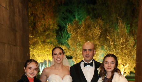  Josefina Valle, Ana Morales, Fernando García y Sofía Valle.