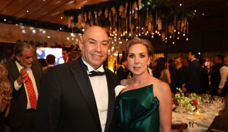  José Ángel Morales y Ana Hunter, papás de la novia.
