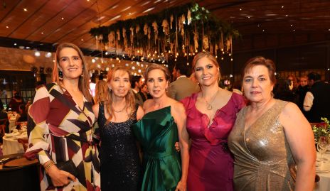  Primas Pons, Mónica Leiva, Mercedes Hunter, Ana Hunter, Lourdes Leiva y Sofía Hunter.