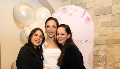  Erika, Valeria y Alynn.