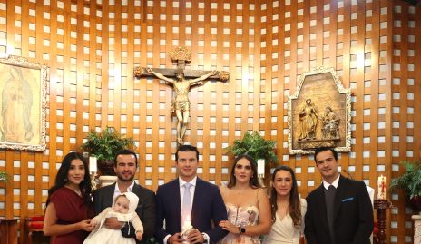 Mariana Almendarez, Arturo Aranda, Alejandro Aranda, Andrea Rossel, Cristina Martínez y Héctor Aranda con Lucca.
