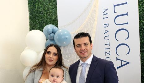  Andrea Rossel y Alejandro Aranda con su hijo Lucca.