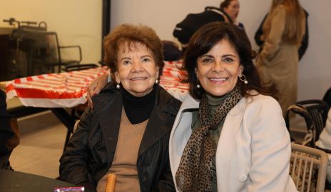  Chayito Díaz de León y Paty Silos, bisabuela y abuela de los cumpleañeros.