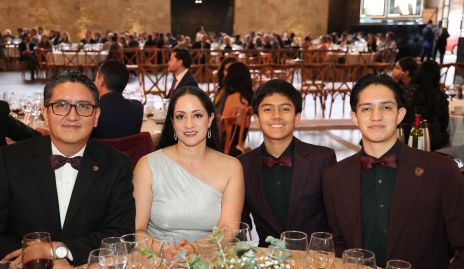  José Cuauhtémoc Silva, Graciela Rivera, Cuauhtémoc y José María Silva.