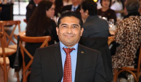  Juan Esparza.