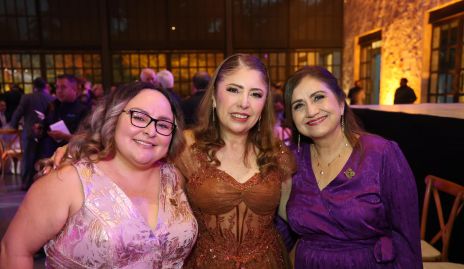  Laura Angélica Arroyo, Edna Adriana Santoyo y Elsa Arias.