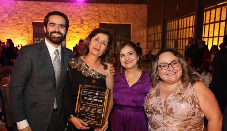  Néstor Garza, María del Carmen Aranda, Elsa Arias y Laura Angélica Arrollo.