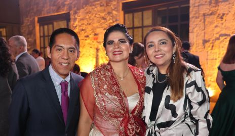  Cuauhtémoc Flores, Guadalupe Izanami Viera y Rocío Cárdenas.