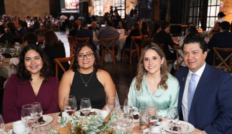  Wendy Hernández, Abril Campos Elías, Adriana y Norberto Acevedo.