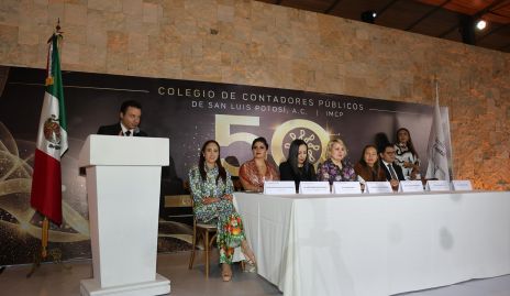  Fernando Delgadillo.