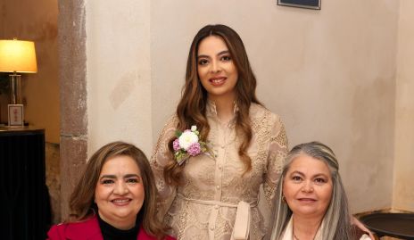  Gabriela Córdova, Ana Contreras y Susana Córdova.