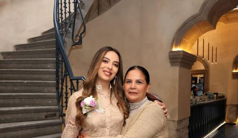  Ana Contreras y Maggie Herrera.