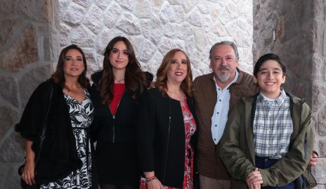  Blanca González, Karina Cantú, Dina González, Carlos Cantú y Carlos Isaac Cantú.