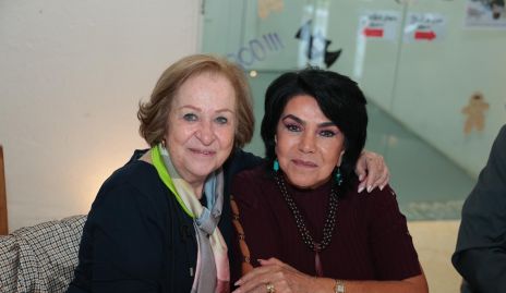 Luz María Rubín de Celis y Aurora González.