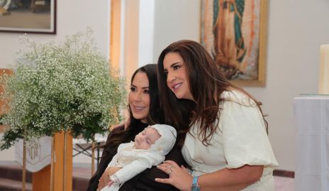 Carolina Gutiérrez y Blanca Cantú con Emiliano.