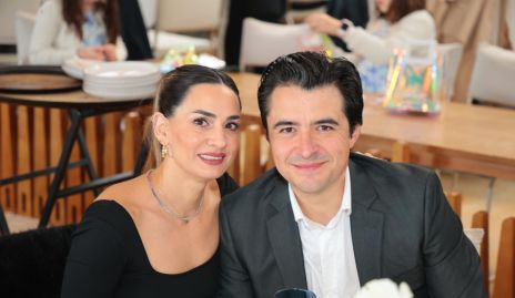  Montserrat Muñiz y Adrián Martínez.