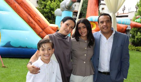  Cristóbal Artolozaga, Mariana González, María Julia Ramírez y Carlos Ramírez.