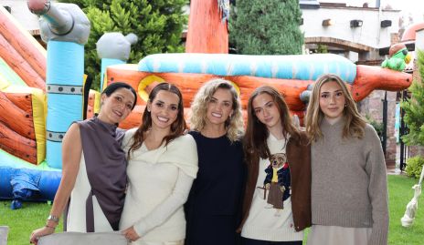  Mariana González, Paloma González, Paulina González, Luciana y Paloma Artolozaga.