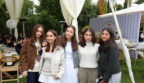  Luciana Artolozaga, María Conde, Arantza, Rosa Elena y Ana Sofía.