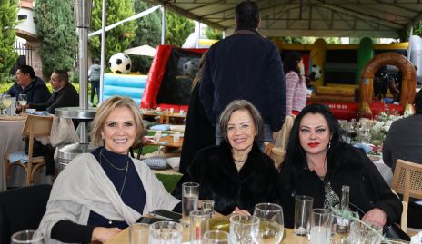  Guadalupe Espitia, Olga Espitia y Lizeth Artolozaga.