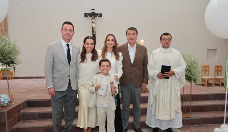  Ulises Artolozaga, Paloma González, Georgina Rivera, Emilio Ramírez y RP Salvador con Cristóbal.