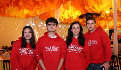  Fernanda Acosta, Santiago Castillo, Paola Arenas y Dante.