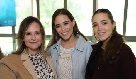  Ingrid Pérez con sus hijas Ingrid y Cinthia De Luna.