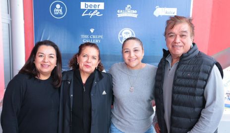  Adriana Gutiérrez, Adriana Segovia, Adri de la Cerda y Gilberto Segovia.