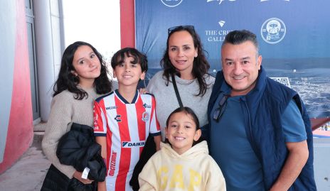  Denisse Velázquez, Rodolfo Peña, Sofía Peña, Sara y Rodolfo Peña.