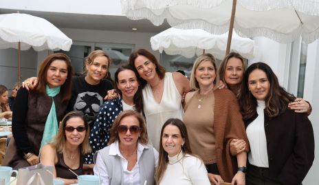  Lorena Torres, Paty Estrada, Ana Rosa Guerra, Alejandra Güemes, Karla Verástegui,  Gaby Artolózaga, Ana Paula Valdés, Ceci Limón, Karina Ramos y Maripepa Muriel.