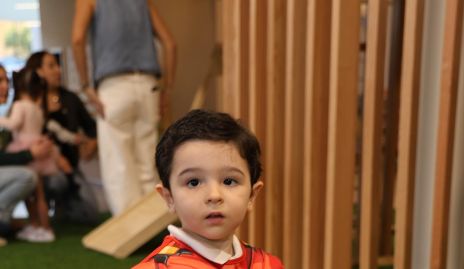  Anuar Zarur.