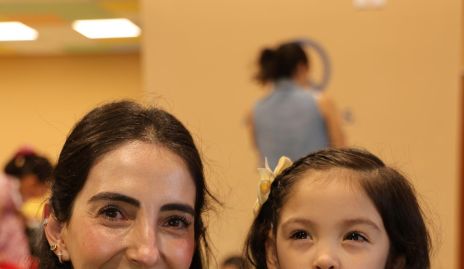  Mariana Alcalá e Inés Torres.