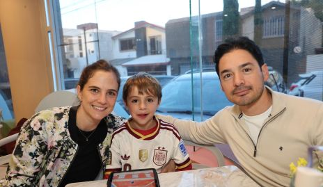  Daniela Hernández, Pablo Almazán y Miguel Torres.